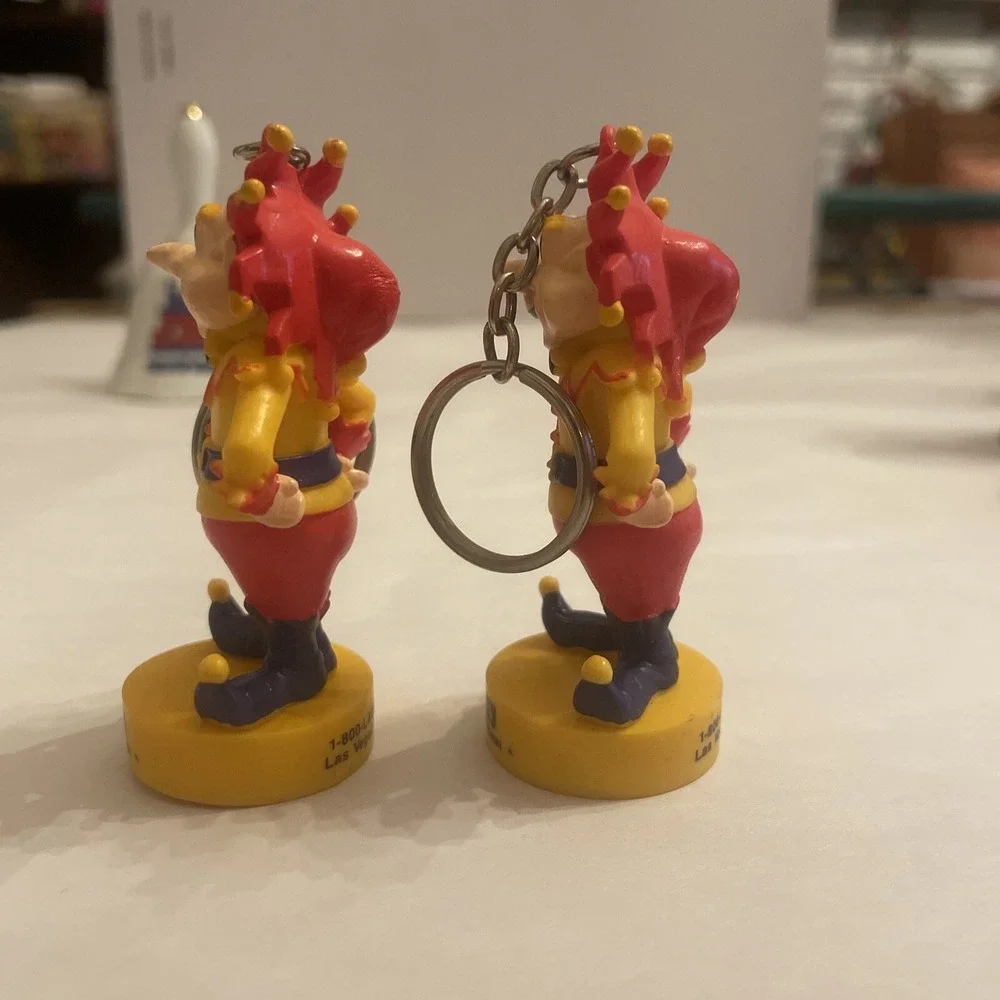 Pair Of Mad‎ Money Lady Luck Keychains Casino Motel Las Vegas Nevada Memorabili